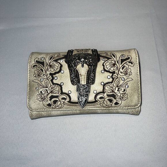 Handbags - Nice Western Style Brown  Silver Buckle Trifold Ladies Pocket Book.